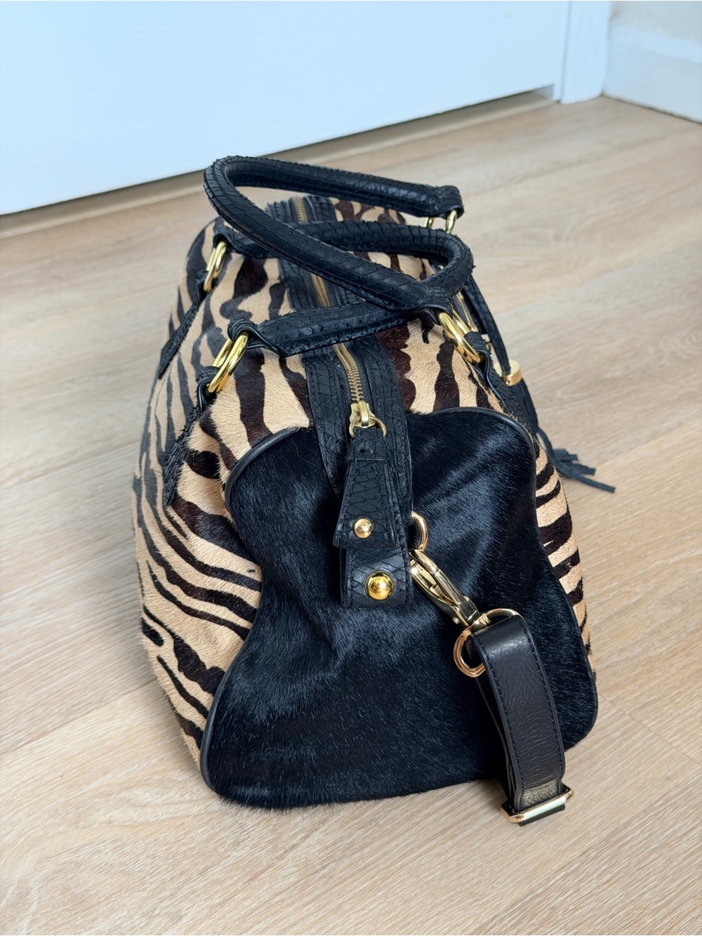 RARE Y2K Cynthia Rowley Zebra Cowhide Hair Leather Duffle Satchel Crossbody Bag - Picture 4 of 14